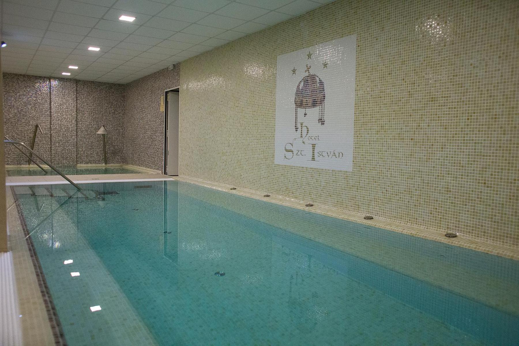 Hotel Szent Istvan Еґер Екстер'єр фото