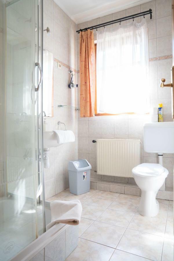 Hotel Szent Istvan Еґер Екстер'єр фото